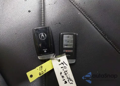 2019 Acura Rdx Standard z USA, uszkodzony, nr VIN 5J8TC2H33KL044981